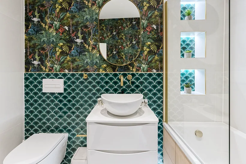Cloakroom with green fish-scale tiles and botanical wallpaper, kitchen photography London